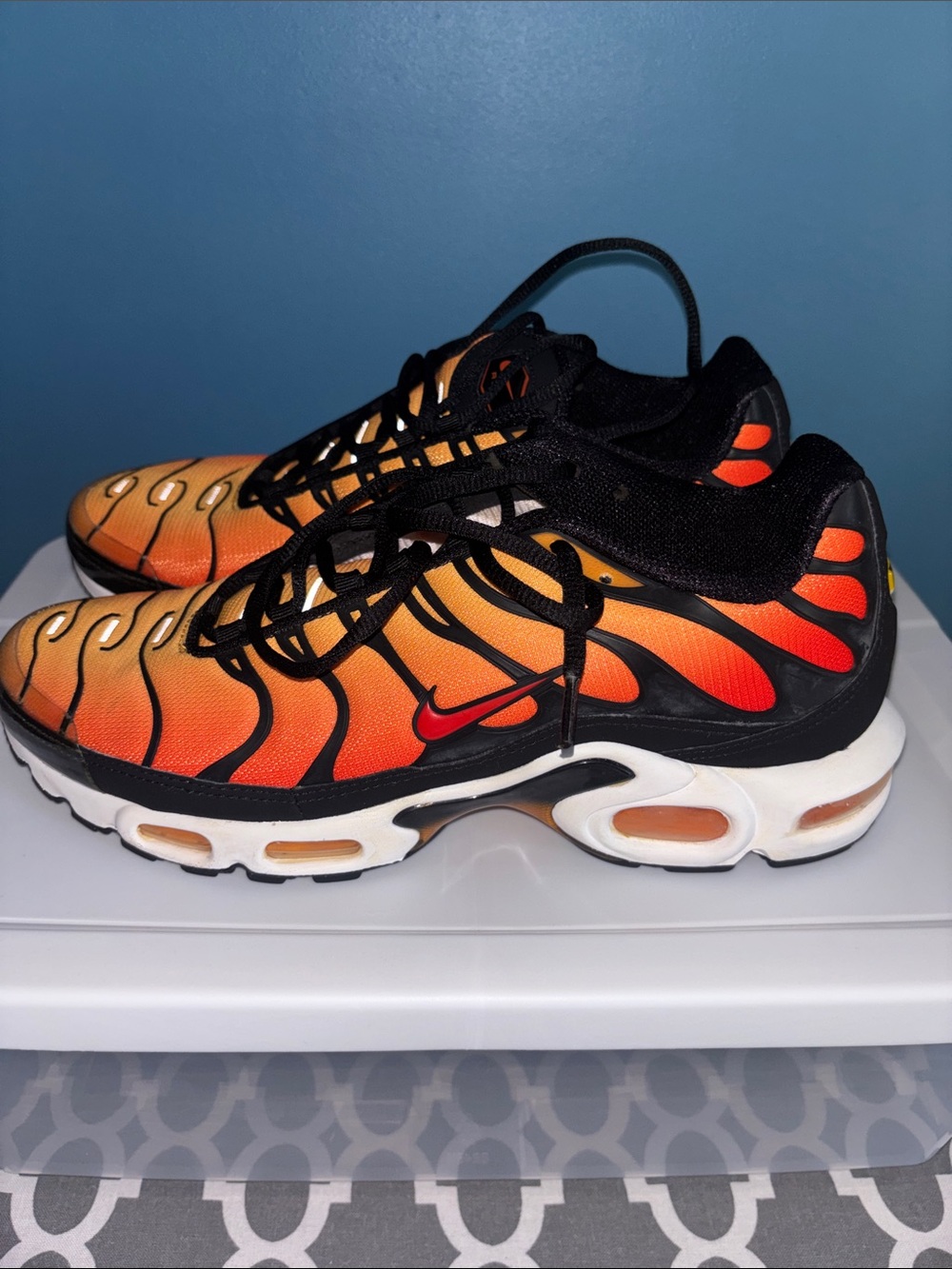 Nike Kids Orange and Red Gradient Air-Style Sneakers